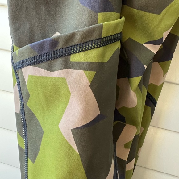 Bass Outdoor - B Flex - Camo Wood - XL - Side Pockets - Waist Band Pocket - NWT - Picture 8 of 12